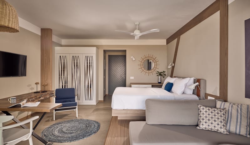 Sapphire Zen Suite with Sharing Pool Sitting Area